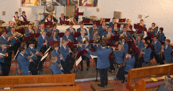 Das Orchester beim Kirchenkonzert in der katholischen Kirche in Frommern